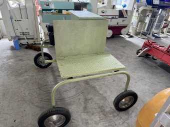 牧草束解し機 ほぐす君