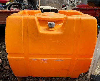 業務用ポリタンク 300L
