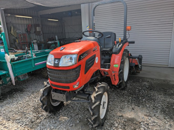 トラクター BULLSTAR JB17
