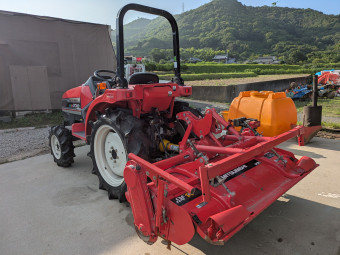 トラクター MTZ200