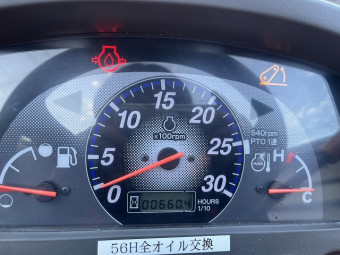 トラクタ- EG224
