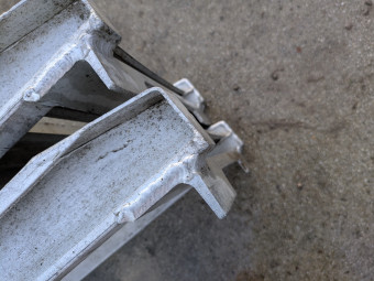 アルミブリッジ