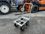 アルミハウスカー