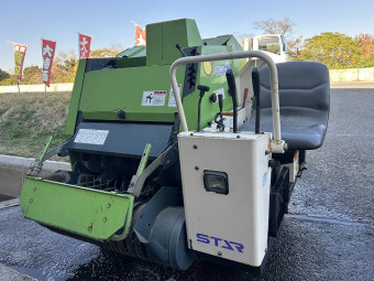 自走ロールベーラー JCR820W