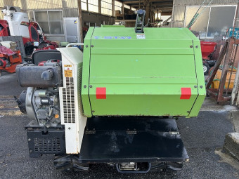 自走ロールベーラー JCR820W