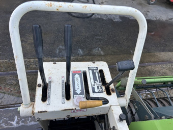 自走ロールベーラー JCR820W