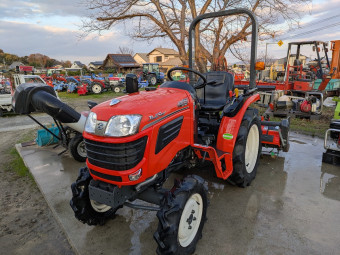 トラクター BULLSTAR JB15