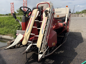 コンバイン GC215