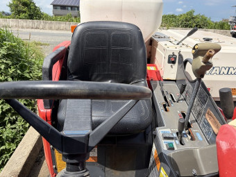 コンバイン GC215