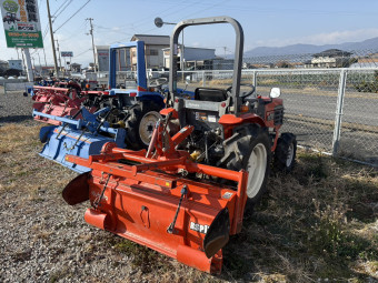 トラクター Granbia GB200