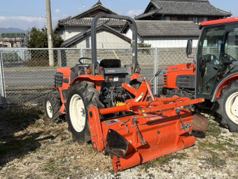 トラクター Granbia GB200