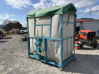 穀物散布コンテナ マクーラ