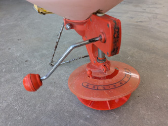 肥料散布機 均太 LS-S