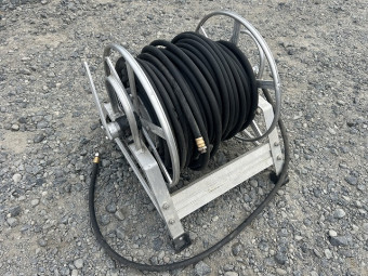 ホース巻取り器