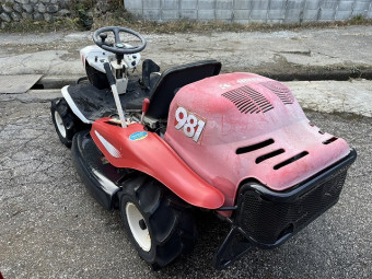乗用草刈機 ラビットモアー RM981