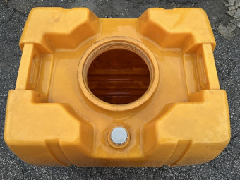 業務用ポリタンク 300L