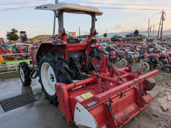 トラクター US328