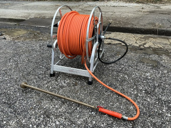 ホース巻取り器