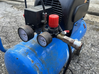 コンプレッサー