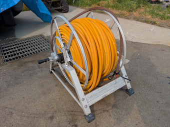 ホース巻取り器