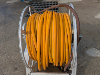 ホース巻取り器