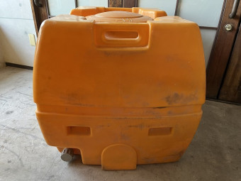 業務用ポリタンク 300L