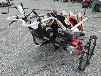 玉ねぎ掘取機 HT2