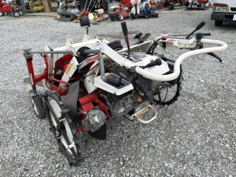 玉ねぎ掘取機 HT2