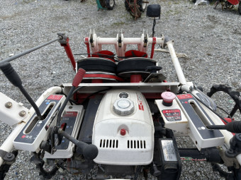 玉ねぎ掘取機 HT2