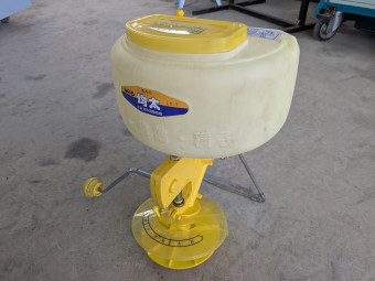 肥料散布機 均太 LS-T