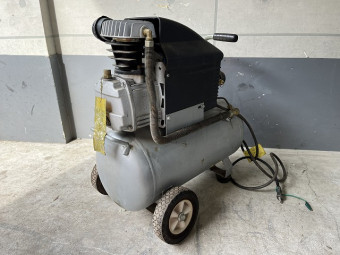 コンプレッサー