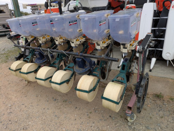 施肥播種機 クリーンシーダ RXG-U