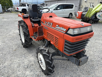 トラクター Sunshine L1-215