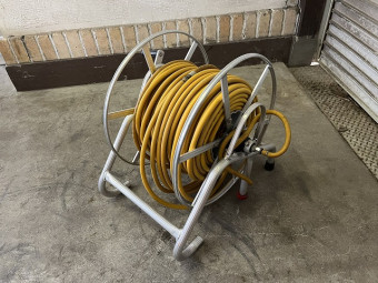 ホース巻取り器