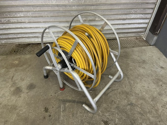 ホース巻取り器