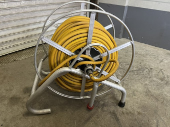 ホース巻取り器