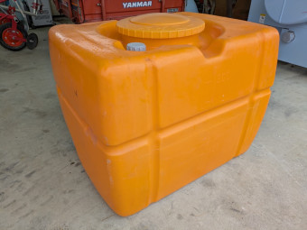 業務用ポリタンク 300L