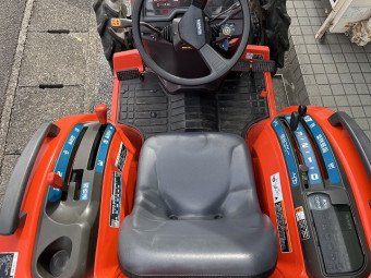 トラクター T240D