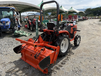 トラクター BULLSTAR JB16