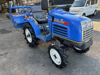 4駆トラクター SIAL8 TF5F