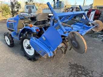 4駆トラクター SIAL8 TF5F