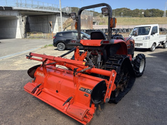 4駆トラクター T240D