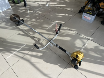 肩掛式刈払機 / BC2600