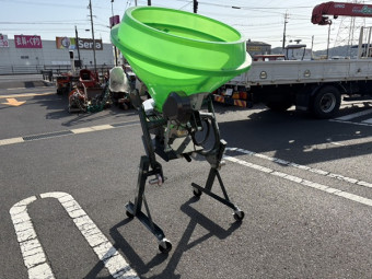 施肥 / MYB300SE-OS