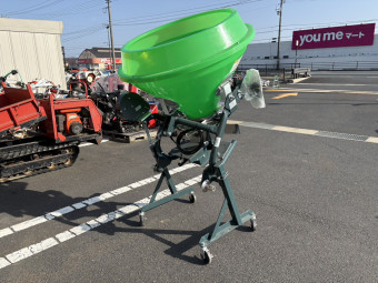 施肥 / MYB300SE-OS