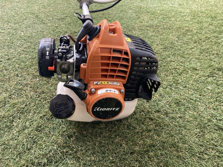 937 鳥取県発 共立 肩掛式 刈払機 [ SRE2326UGT ] 現状販売 引取歓迎 広島 岡山 島根 兵庫 あぐり家鳥取中央店 937 鳥取県発 共立 肩掛式 刈払機 [ SRE2326UGT ] 現状販売 引取歓迎