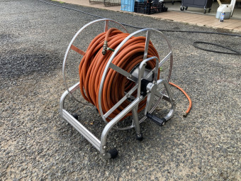 ホース巻取り器
